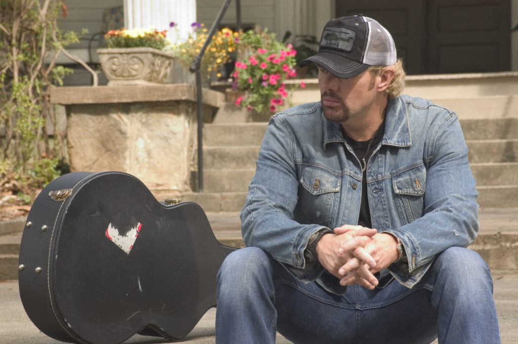 See an historic home that was the backdrop for Broken Bridges with Toby Keith and Kelly Preston.